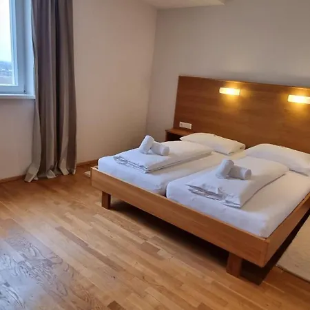 Wirtshaus Leindl 호텔 크렘스안더다노